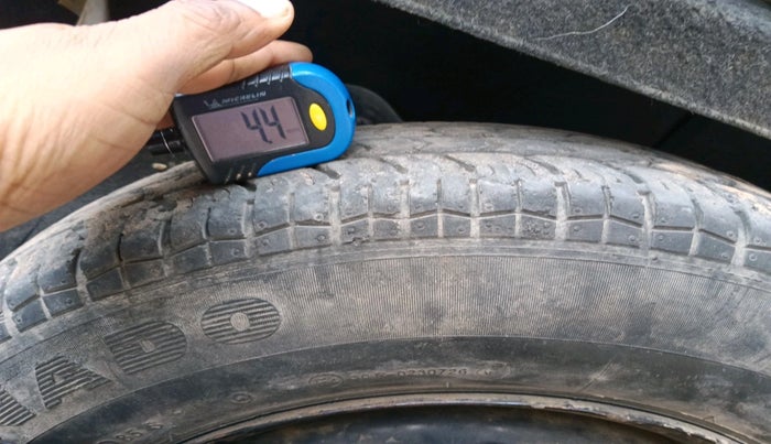 2014 Maruti Swift VXI, Petrol, Manual, 89,035 km, tyre