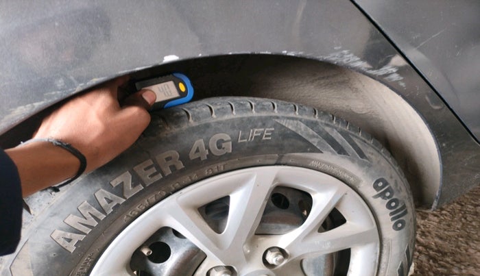 2017 Hyundai Grand i10 SPORTZ 1.2 KAPPA VTVT, Petrol, Manual, 1,63,839 km, tyre