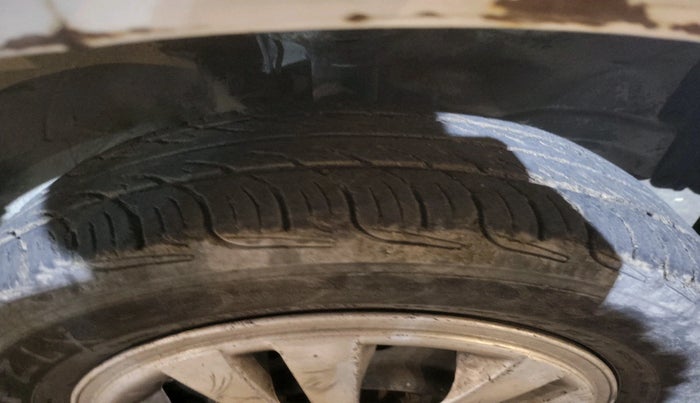 2011 Maruti Wagon R 1.0 LXI CNG, Petrol, Manual, 78,668 km, tyre