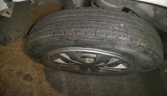 2011 Maruti Wagon R 1.0 LXI CNG, Petrol, Manual, 78,668 km, tyre