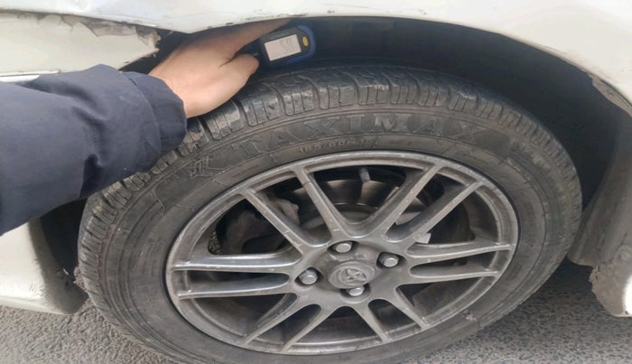 2012 Toyota Etios Liva G, Petrol, Manual, 1,15,930 km, tyre