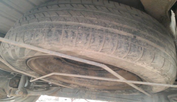 2015 Renault Duster 85 PS RXL DIESEL, Diesel, Manual, 2,15,585 km, tyre