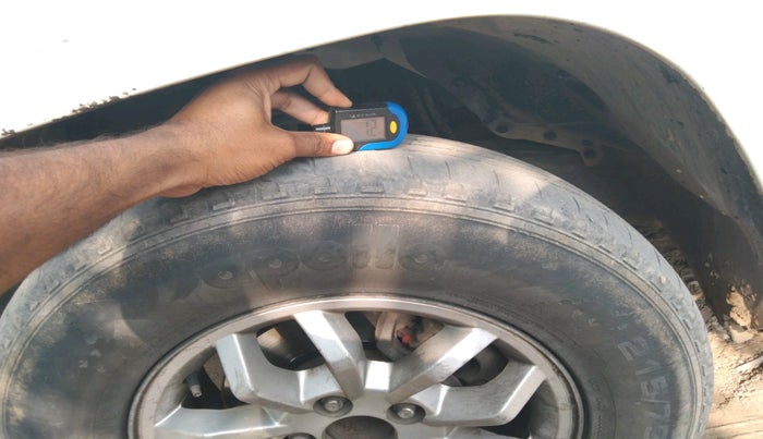 2016 Mahindra TUV300 T8, Diesel, Manual, 97,692 km, tyre