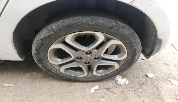 2020 Hyundai Elite i20 SPORTZ PLUS 1.2 DUAL TONE, Petrol, Manual, 59,930 km, tyre