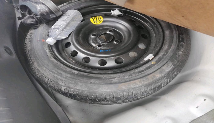 2020 Hyundai Elite i20 SPORTZ PLUS 1.2 DUAL TONE, Petrol, Manual, 59,930 km, tyre