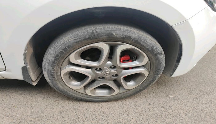 2020 Hyundai Elite i20 SPORTZ PLUS 1.2 DUAL TONE, Petrol, Manual, 59,930 km, tyre