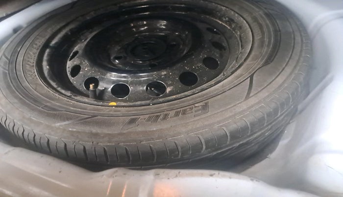 2017 Ford Figo Aspire TITANIUM 1.2 PETROL, Petrol, Manual, 84,100 km, tyre