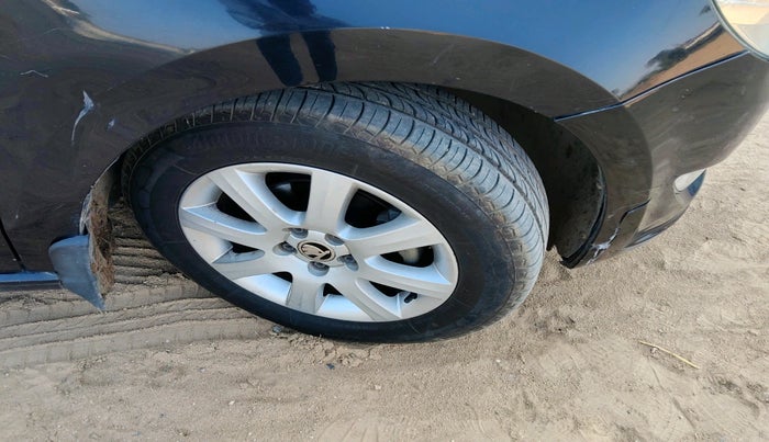 2013 Skoda Rapid AMBITION 1.6 TDI CR MT, Diesel, Manual, 1,63,088 km, tyre