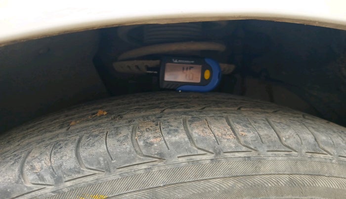 2016 Volkswagen Ameo HIGHLINE1.2L, Petrol, Manual, 1,16,818 km, tyre