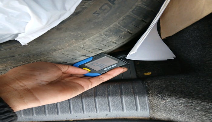 2016 Volkswagen Ameo HIGHLINE1.2L, Petrol, Manual, 1,16,818 km, tyre