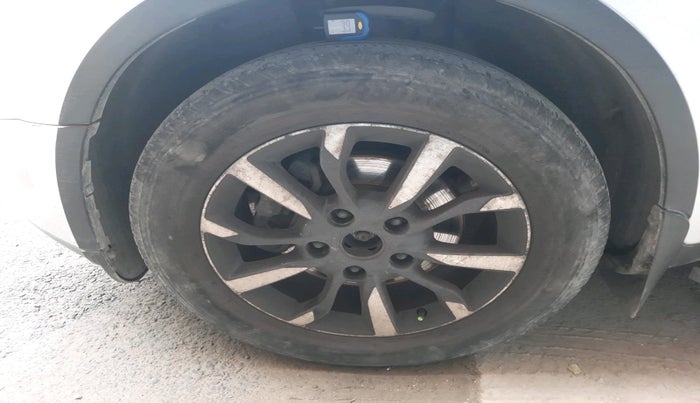 2019 Mahindra XUV500 W11, Diesel, Manual, 47,398 km, tyre