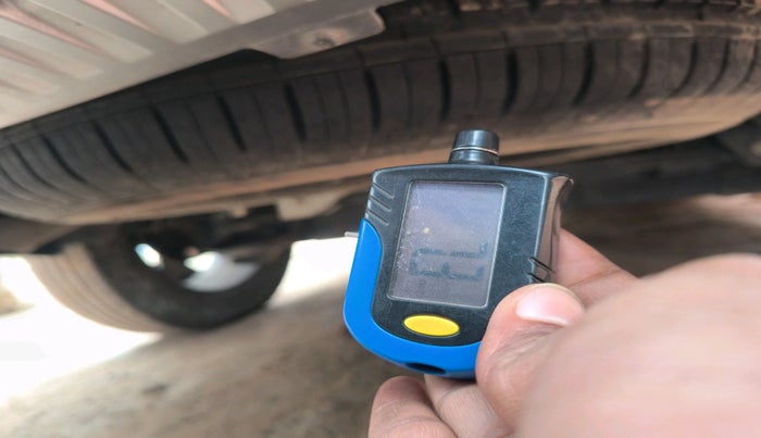 2024 Tata Safari ACCOMPLISHED PLUS DUAL TONE, Diesel, Manual, 49,793 km, tyre