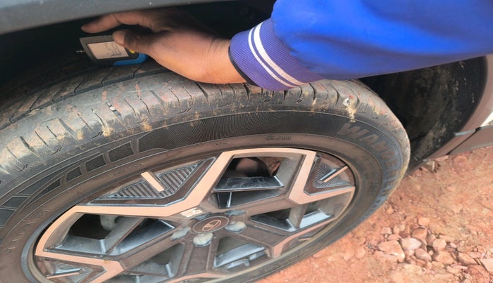 2024 Tata Safari ACCOMPLISHED PLUS DUAL TONE, Diesel, Manual, 49,793 km, tyre