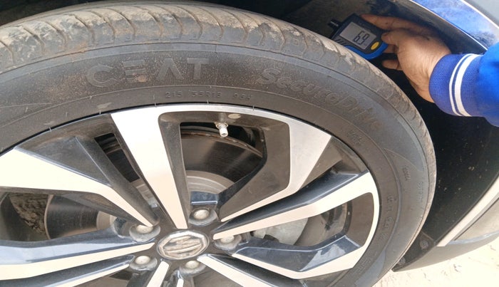 2023 MG HECTOR PLUS SHARP PRO 1.5 PETROL TURBO CVT 7 STR, Petrol, Automatic, 6,449 km, tyre