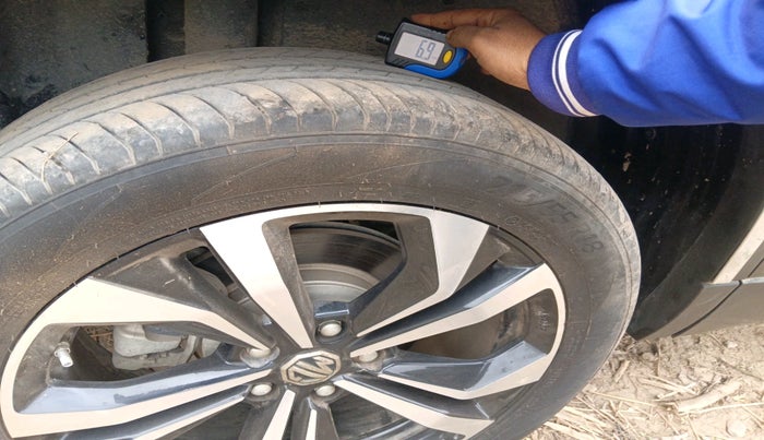 2023 MG HECTOR PLUS SHARP PRO 1.5 PETROL TURBO CVT 7 STR, Petrol, Automatic, 6,449 km, tyre