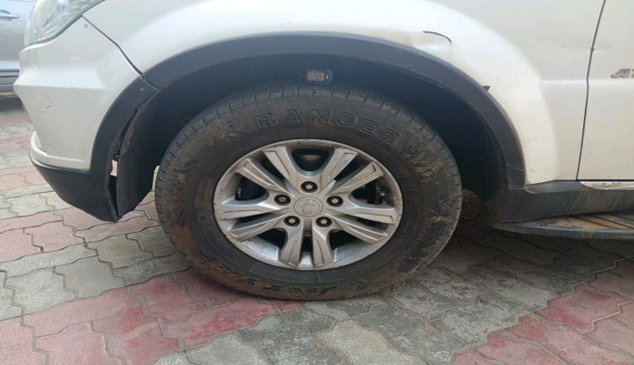 2018 Ssangyong Rexton RX7, Diesel, Automatic, 1,37,936 km, tyre