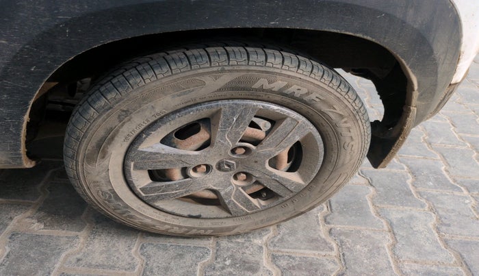 2017 Renault Kwid RXT 1.0 (O), Petrol, Manual, 71,664 km, tyre