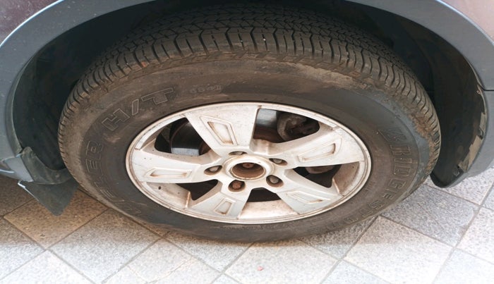 2014 Mahindra XUV500 W8, Diesel, Manual, 78,052 km, tyre