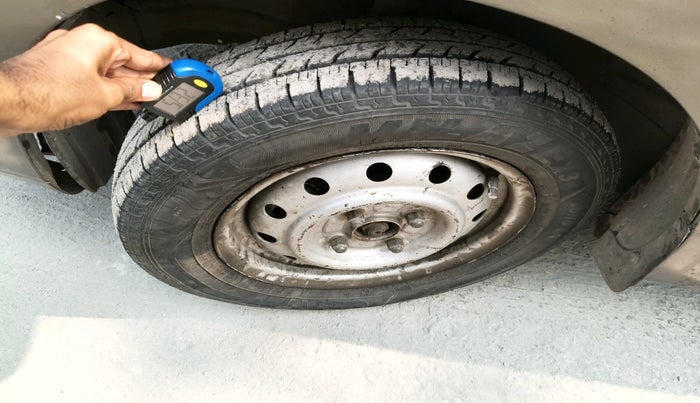 2012 Maruti Wagon R 1.0 LXI CNG, Petrol, Manual, 1,56,202 km, tyre