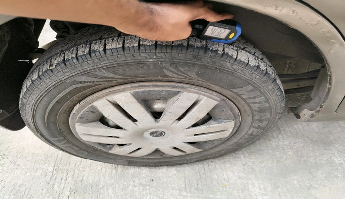 2012 Maruti Wagon R 1.0 LXI CNG, Petrol, Manual, 1,56,202 km, tyre