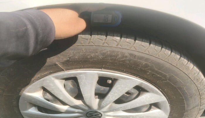 2011 Volkswagen Vento TRENDLINE 1.6, Petrol, Manual, 96,209 km, tyre