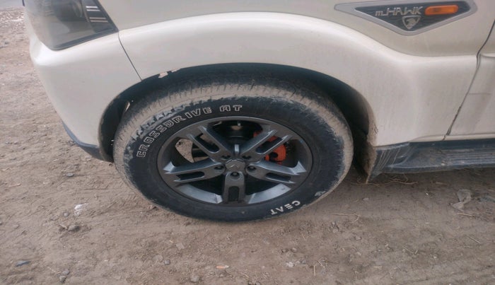 2016 Mahindra Scorpio S10 1.99, Diesel, Manual, 1,00,504 km, tyre