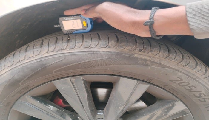 2023 Volkswagen VIRTUS HIGHLINE TSI 1.0 MT, Petrol, Manual, 40,906 km, tyre