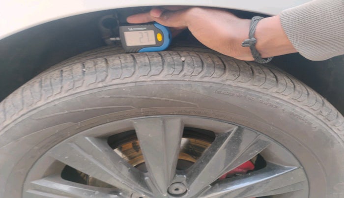 2023 Volkswagen VIRTUS HIGHLINE TSI 1.0 MT, Petrol, Manual, 40,906 km, tyre