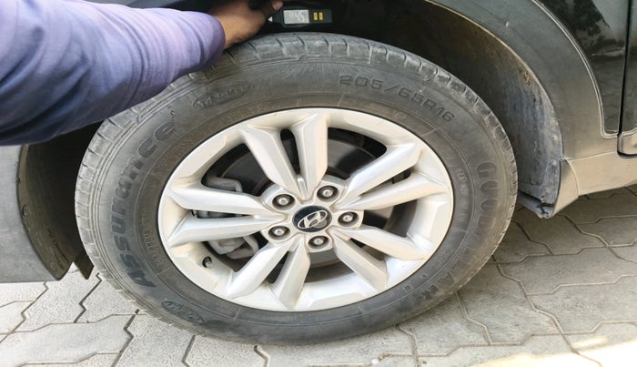 2015 Hyundai Creta SX PLUS 1.6 PETROL, Petrol, Manual, 94,751 km, tyre