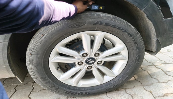 2015 Hyundai Creta SX PLUS 1.6 PETROL, Petrol, Manual, 94,751 km, tyre