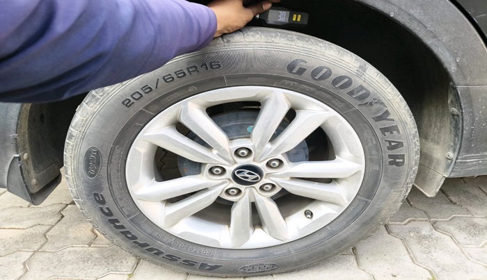 2015 Hyundai Creta SX PLUS 1.6 PETROL, Petrol, Manual, 94,751 km, tyre