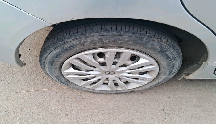 2014 Honda Amaze 1.5L I-DTEC E, Diesel, Manual, 1,86,401 km, tyre