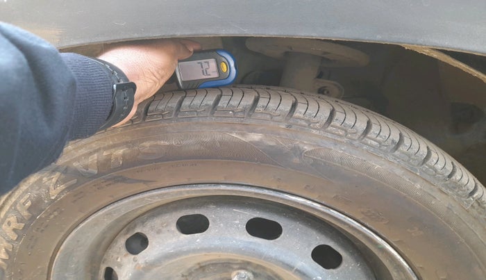 2016 Mahindra Kuv100 K4 6 STR, Petrol, Manual, 2,55,167 km, tyre