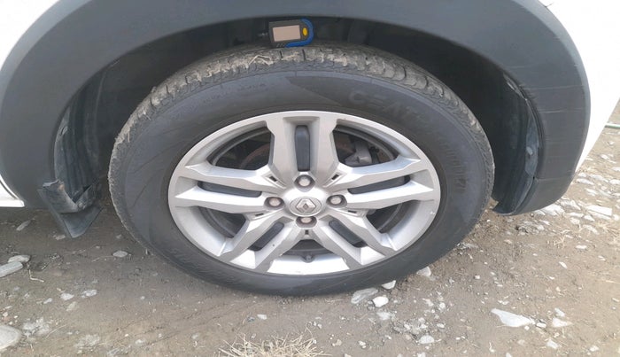 2022 Renault TRIBER RXZ, Petrol, Manual, 56,841 km, tyre