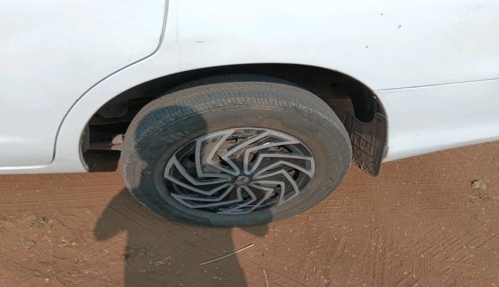 2013 Toyota Innova G1 2.5, Diesel, Manual, 2,70,000 km, tyre