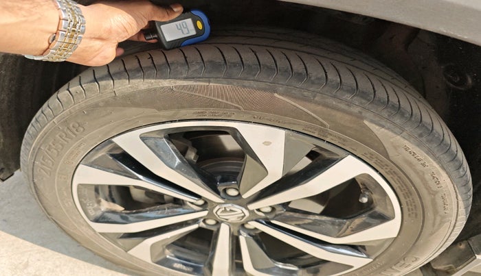 2025 MG HECTOR PLUS SHARP PRO 1.5 PETROL TURBO CVT 7 STR, Petrol, Automatic, 14,646 km, tyre