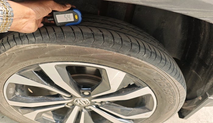 2025 MG HECTOR PLUS SHARP PRO 1.5 PETROL TURBO CVT 7 STR, Petrol, Automatic, 14,646 km, tyre