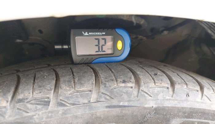 2016 Hyundai Verna 1.6 CRDI S, Diesel, Manual, 1,13,274 km, tyre