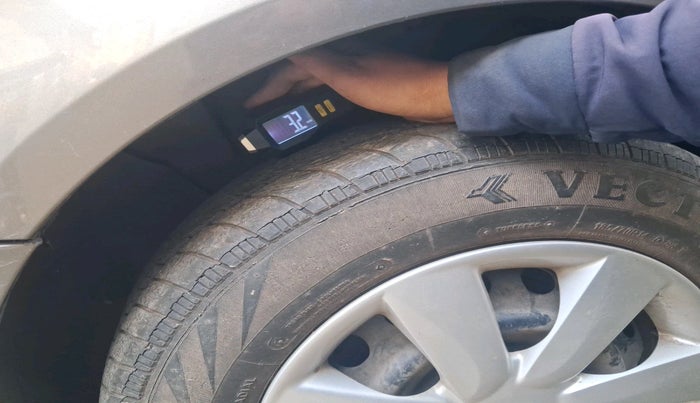 2011 Nissan Sunny XL, Petrol, Manual, 17,863 km, tyre