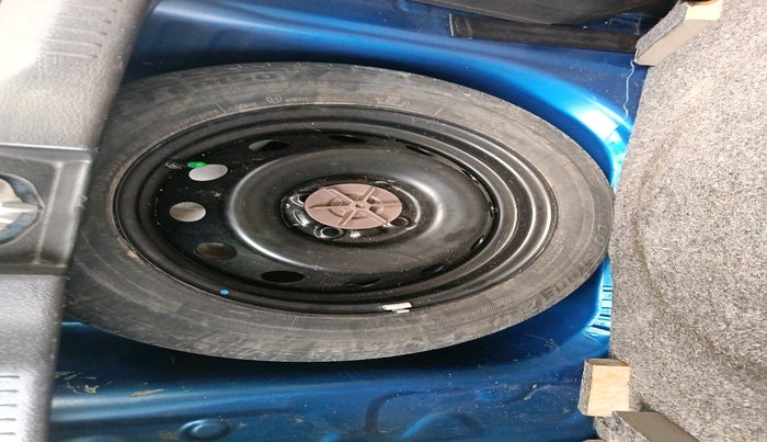 2017 Maruti IGNIS ZETA 1.2 AMT DUAL TONE, Petrol, Automatic, 22,424 km, tyre