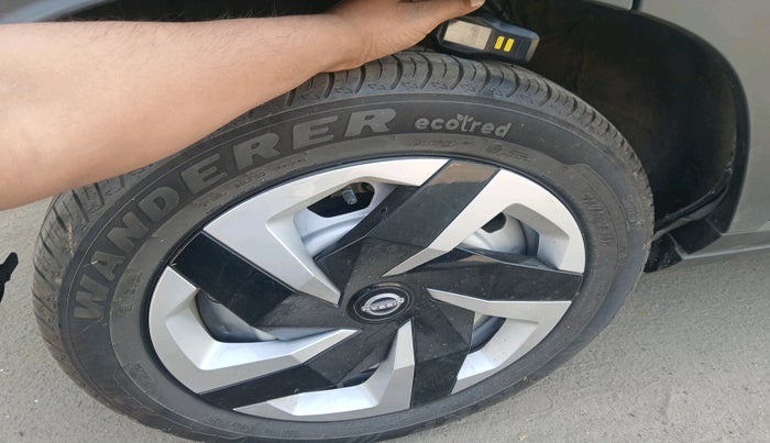 2025 Nissan MAGNITE Visia Plus B4D 1.0 Petrol MT, Petrol, Manual, 3,859 km, tyre