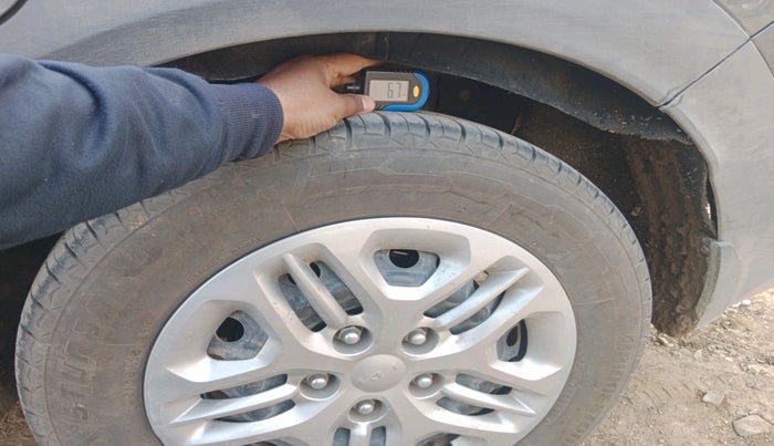 2022 KIA CARENS PRESTIGE 1.5 PETROL 7 STR, Petrol, Manual, 87,499 km, tyre