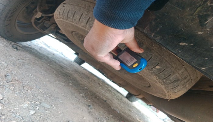 2022 KIA CARENS PRESTIGE 1.5 PETROL 7 STR, Petrol, Manual, 87,499 km, tyre