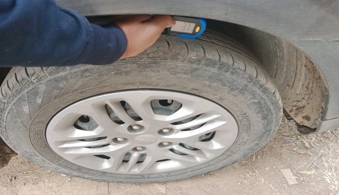 2022 KIA CARENS PRESTIGE 1.5 PETROL 7 STR, Petrol, Manual, 87,499 km, tyre