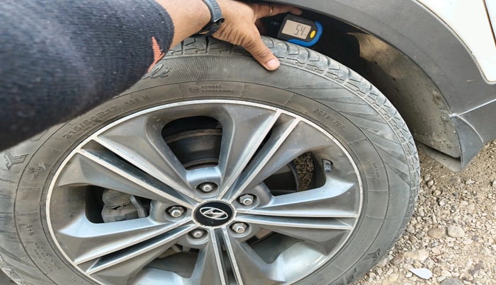 2017 Hyundai Creta SX PLUS AT 1.6 DIESEL, Diesel, Automatic, 1,79,824 km, tyre