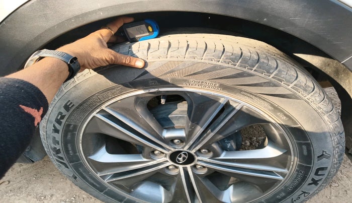 2017 Hyundai Creta SX PLUS AT 1.6 DIESEL, Diesel, Automatic, 1,79,824 km, tyre