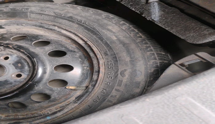 2012 Maruti Wagon R 1.0 VXI, Petrol, Manual, 69,218 km, tyre