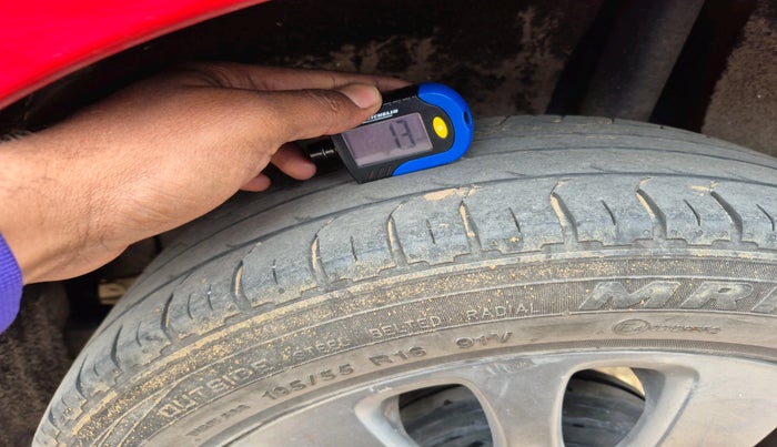 2017 Maruti Baleno ZETA CVT PETROL 1.2, Petrol, Automatic, 1,19,366 km, tyre