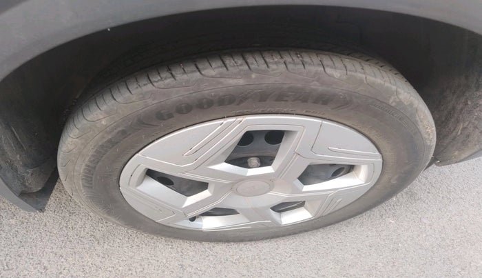 2024 Tata NEXON SMART+ 1.2 PETROL, Petrol, Manual, 18,322 km, tyre