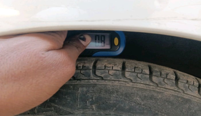 2015 Hyundai Eon D-LITE+, CNG, Manual, 67,910 km, tyre